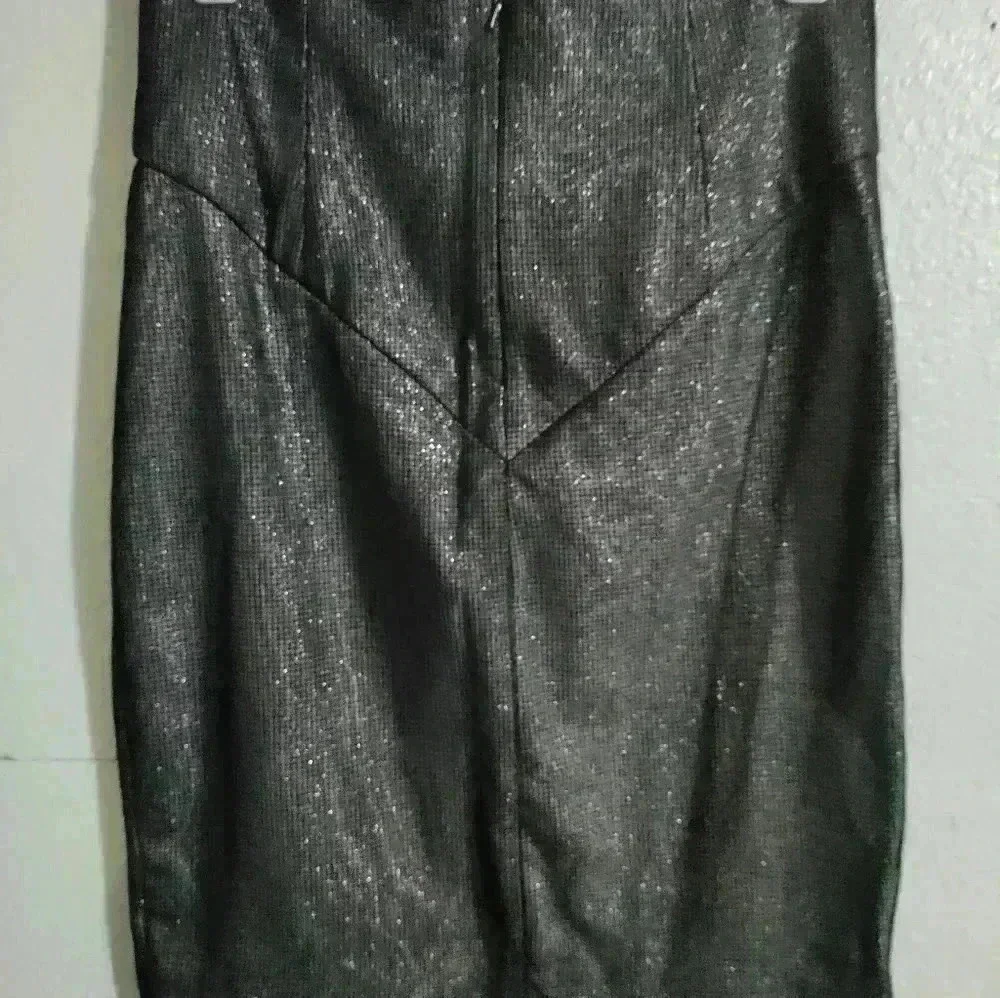 Black Halo skirt - Picture 2 of 6